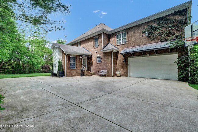 Building Photo - 560 N Hubbards Ln