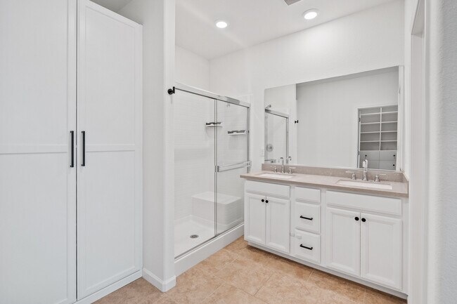 Building Photo - 12691 Thorntonhall Dr