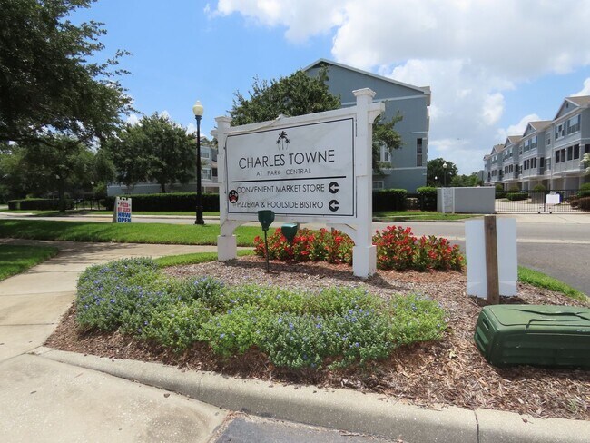 Building Photo - Orlando Park Central Gated Resort Style Co...