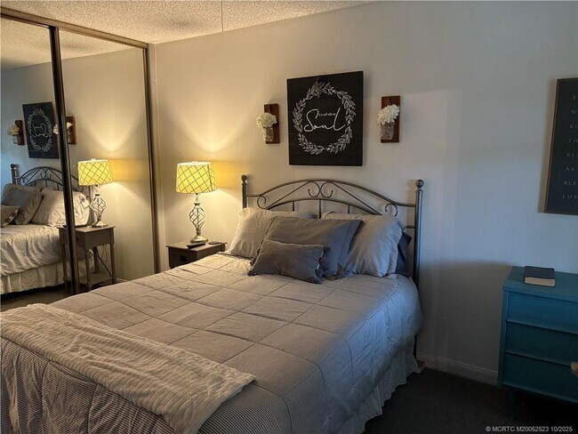 Building Photo - 3566 SW Sunset Trace Cir