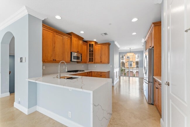 Building Photo - 604 NE Francesca Ln