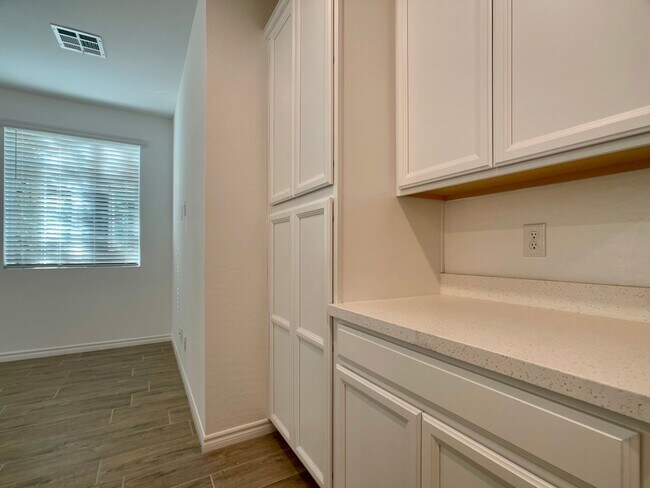 Building Photo - LOVELY TOWNHOUSE FOR RENT - GATED 3 BED 3 ...