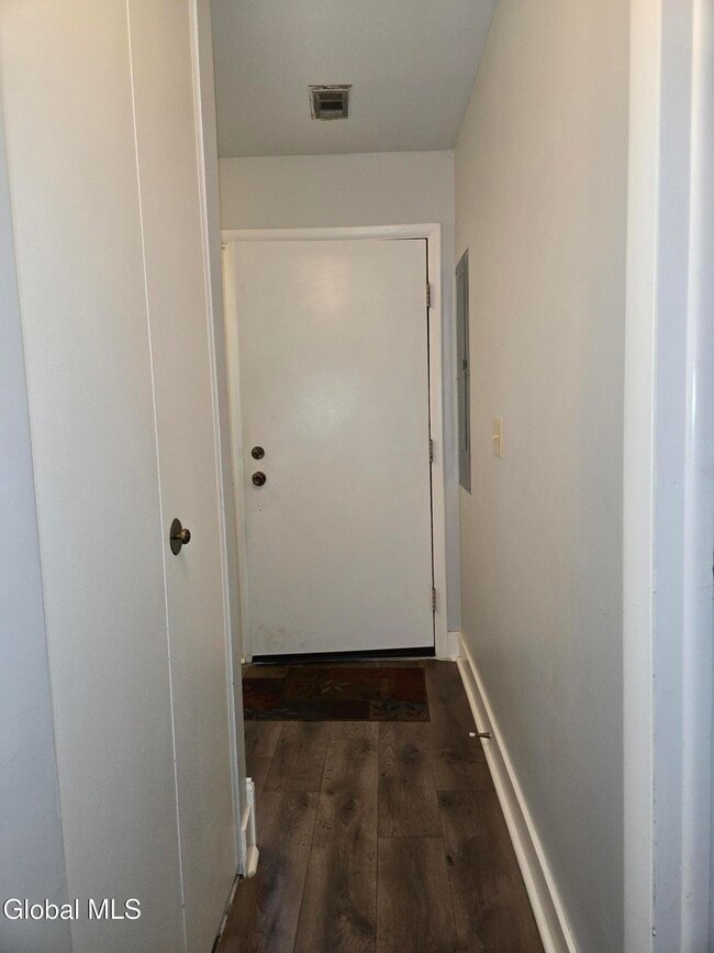 Building Photo - 93 Ridgewood Terrace