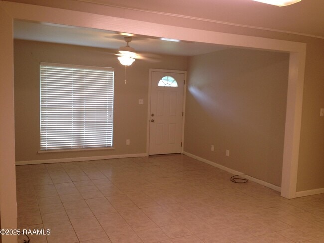 Building Photo - 1103 Dulles Dr