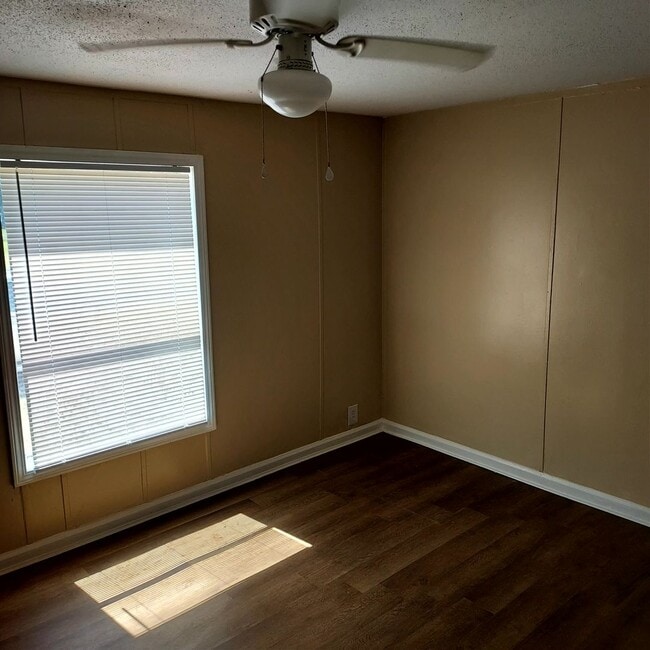 Building Photo - 2 Live Oak Ln