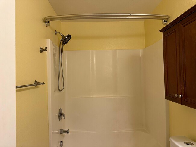 Building Photo - 6913 Owl Dr SE