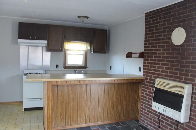 Building Photo - Rear Unit