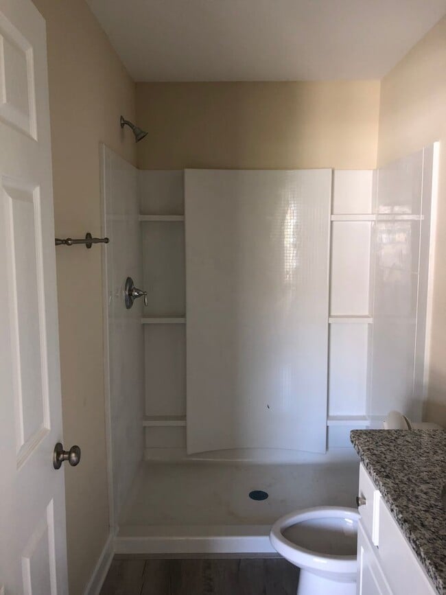 Building Photo - 3 bedroom, 2.5 bath town-home,near TAFB