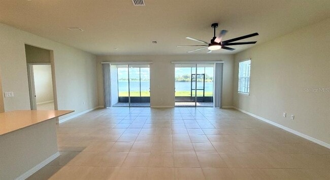 Building Photo - 3099 Springbank Dr