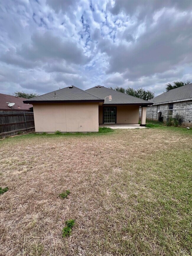 Building Photo - 3619 Aguanieve Dr