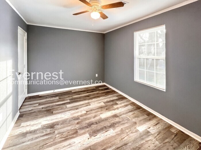 Building Photo - 40 Hiland Pl
