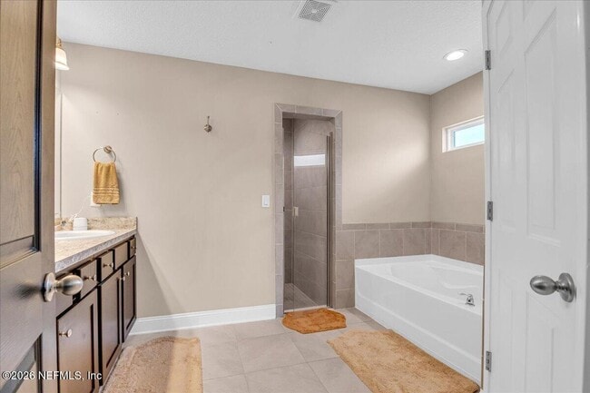 Building Photo - 3142 Valiant Ct