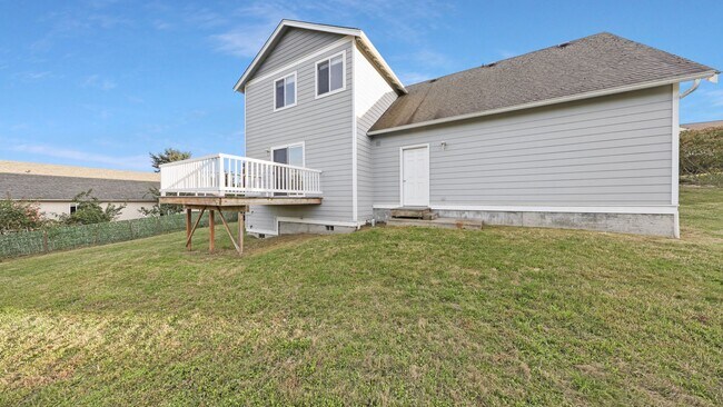 Building Photo - 3 Bed 2.5 Bath - Fireside - NAS Whidbey - Groups