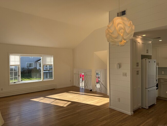 Building Photo - 15 Sunwich Rd