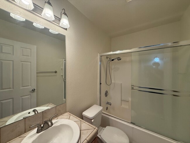 Building Photo - Beautiful 2B/2BA Condo in La Mesa Availabl...