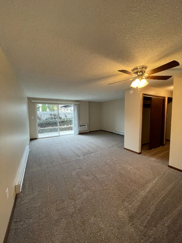 Building Photo - 2715 W Euclid Ave