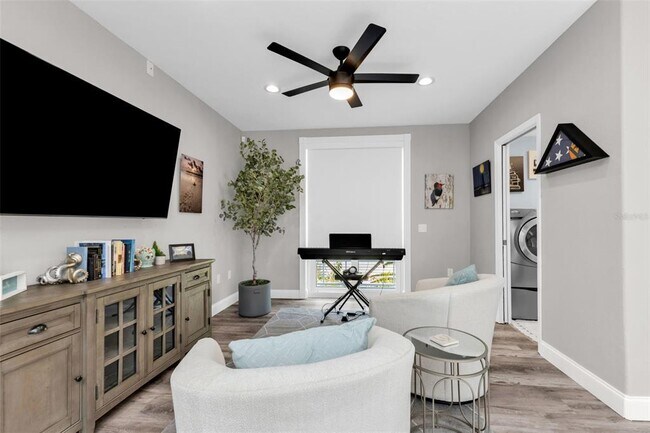 Building Photo - 276 Lewis Cir