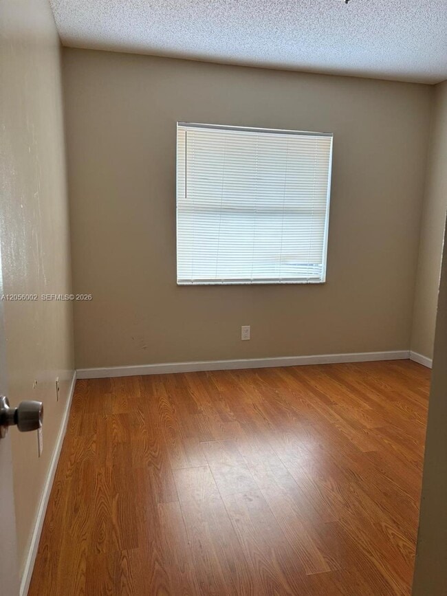 Building Photo - 6541 SW 41st Ct
