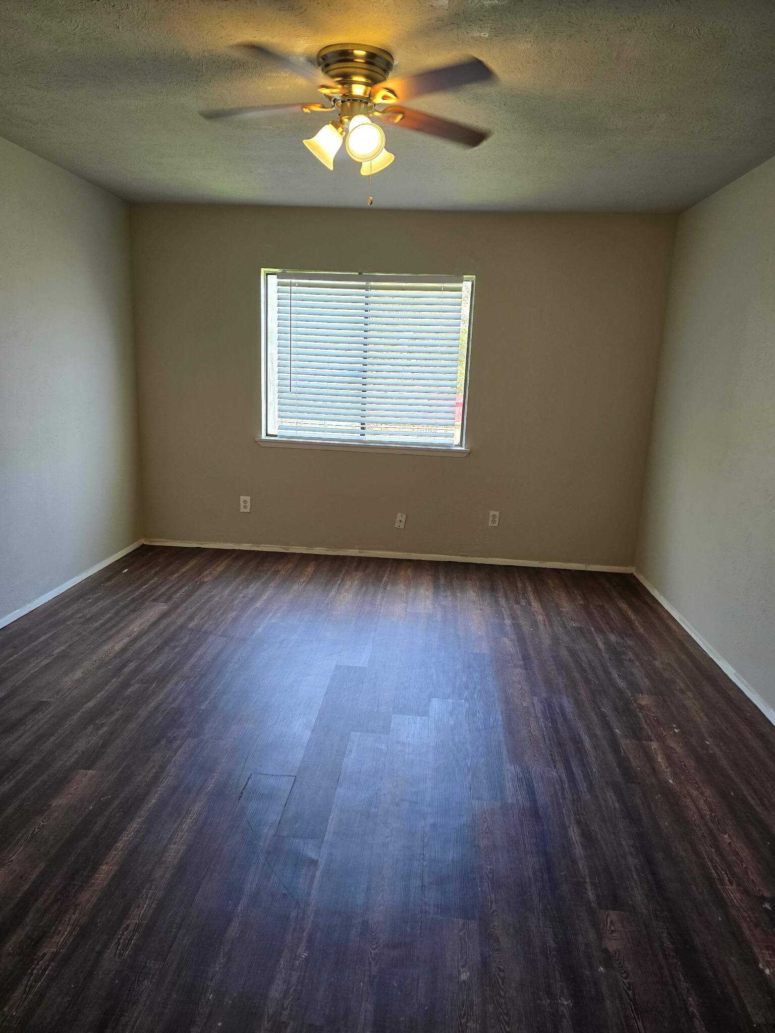 Master Bedroom - 7201 Pineberry Rd