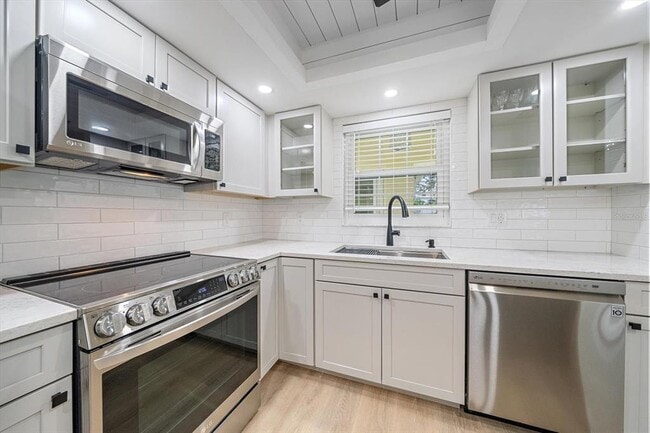 Building Photo - 5865 Tidewood Ave