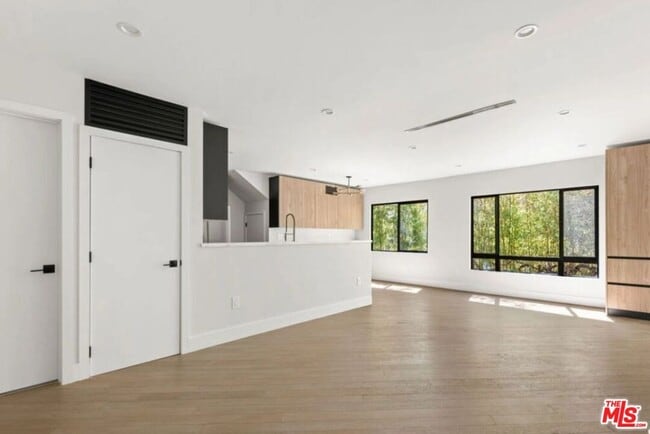 Building Photo - 1450 S Crescent Heights Blvd