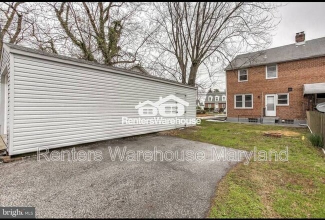 Building Photo - 3219 Taylor Ave