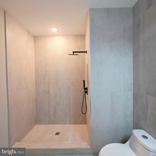 Building Photo - 714 Chestnut St