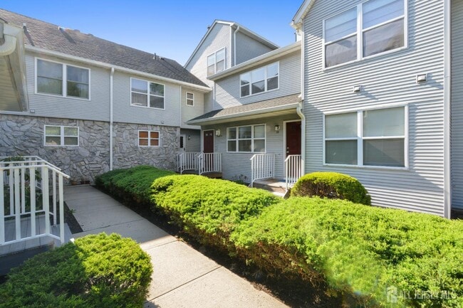 Building Photo - 28 Kensington Dr