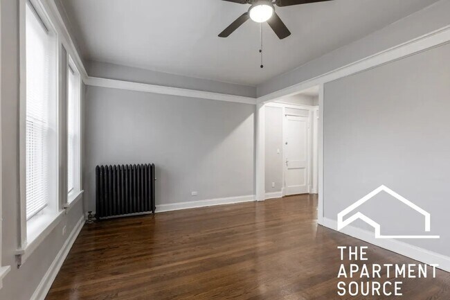 Building Photo - 6257 N Lakewood Ave