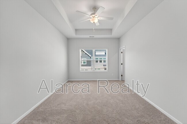 Building Photo - 2962 Sloan Dr