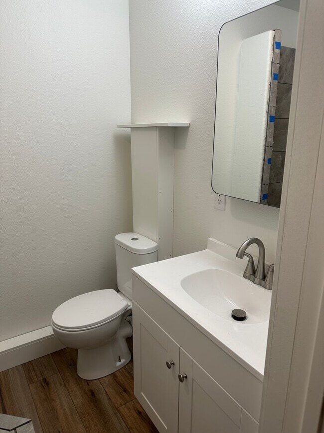 Building Photo - Ranch Living! Large 2 Bedroom/2 Bath