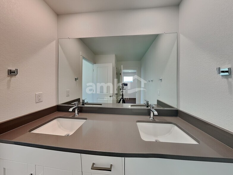 Building Photo - 23624 E 2nd Pl