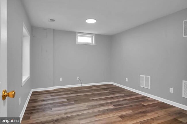 Building Photo - 2548 Port Potomac Ave