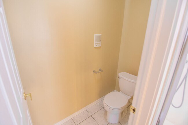 Building Photo - Gorgeous 3-Bed 2.5-Bath Home: w/ Tenant Oc...