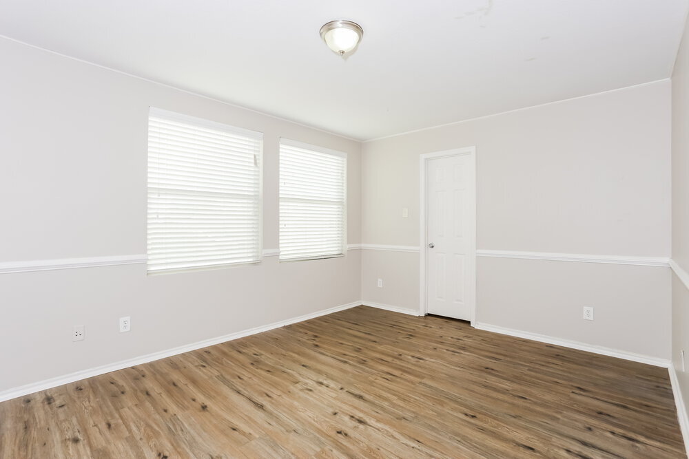 Building Photo - 2044 W Grove Ln