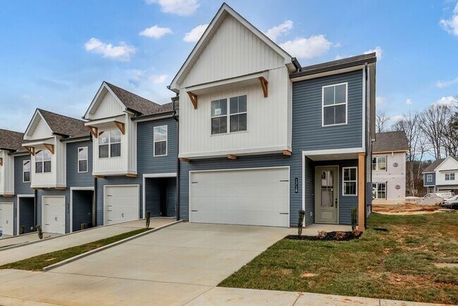 Building Photo - 3 bedroom 2.5 bath Cosmo Floorplan at Andes Hill