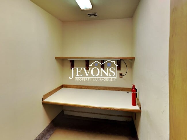 Building Photo - Enjoy this 3-bedroom home featuring a fully equipped kitchen, a two-car attached garage, and a fe...