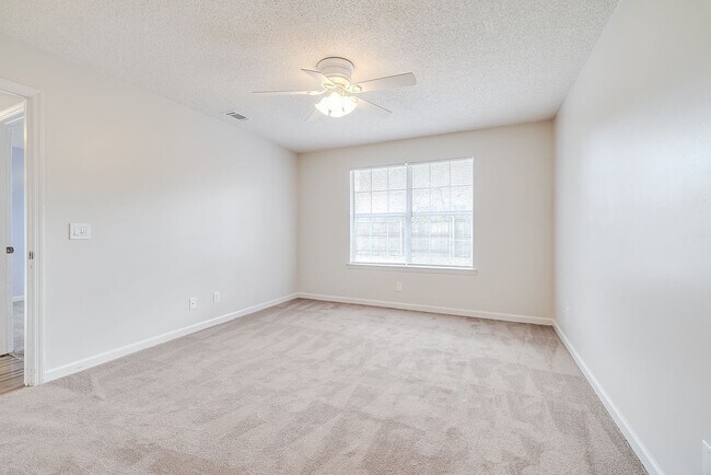 Building Photo - 118 Laurelwood Dr