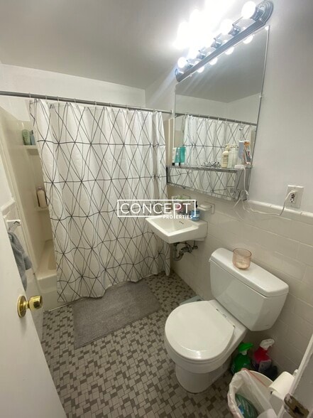 Building Photo - 50 Evergreen St