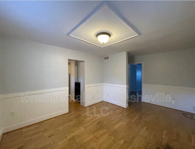 Building Photo - 1316 Hyman Ave