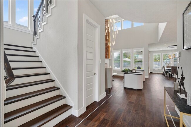 Building Photo - 26 Argosy Bend Pl