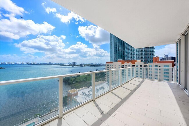 Building Photo - 2020 N Bayshore Dr