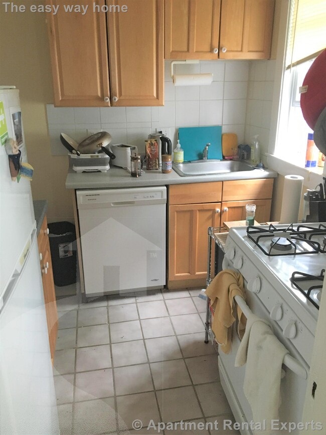 Building Photo - 158 Magazine St