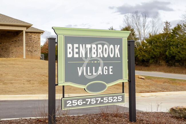 Building Photo - 208 Bentbrook Dr