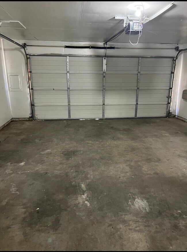 Building Photo - 5962 Westcreek Dr