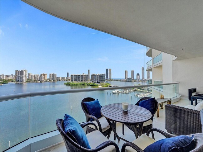 Building Photo - 7000 Island Blvd