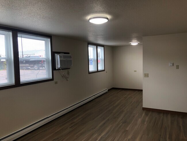 Building Photo - 3515 S West Ave