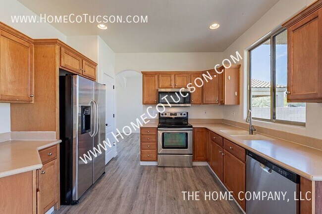 Building Photo - 6645 E Gehrig Ln