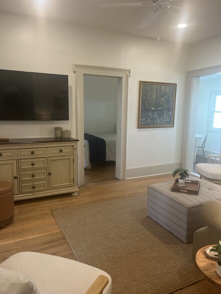 Building Photo - 406 W Front St