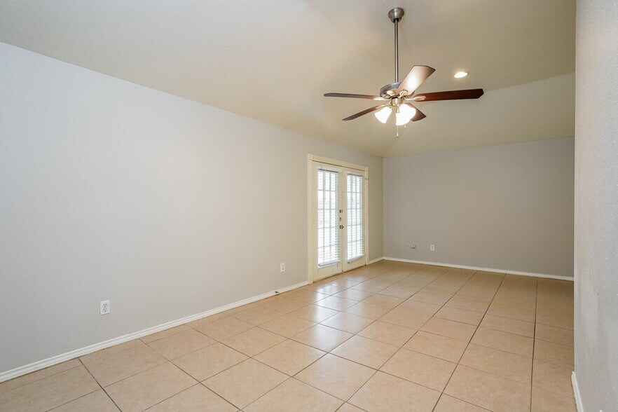 Building Photo - 16746 Summer Dawn Ln